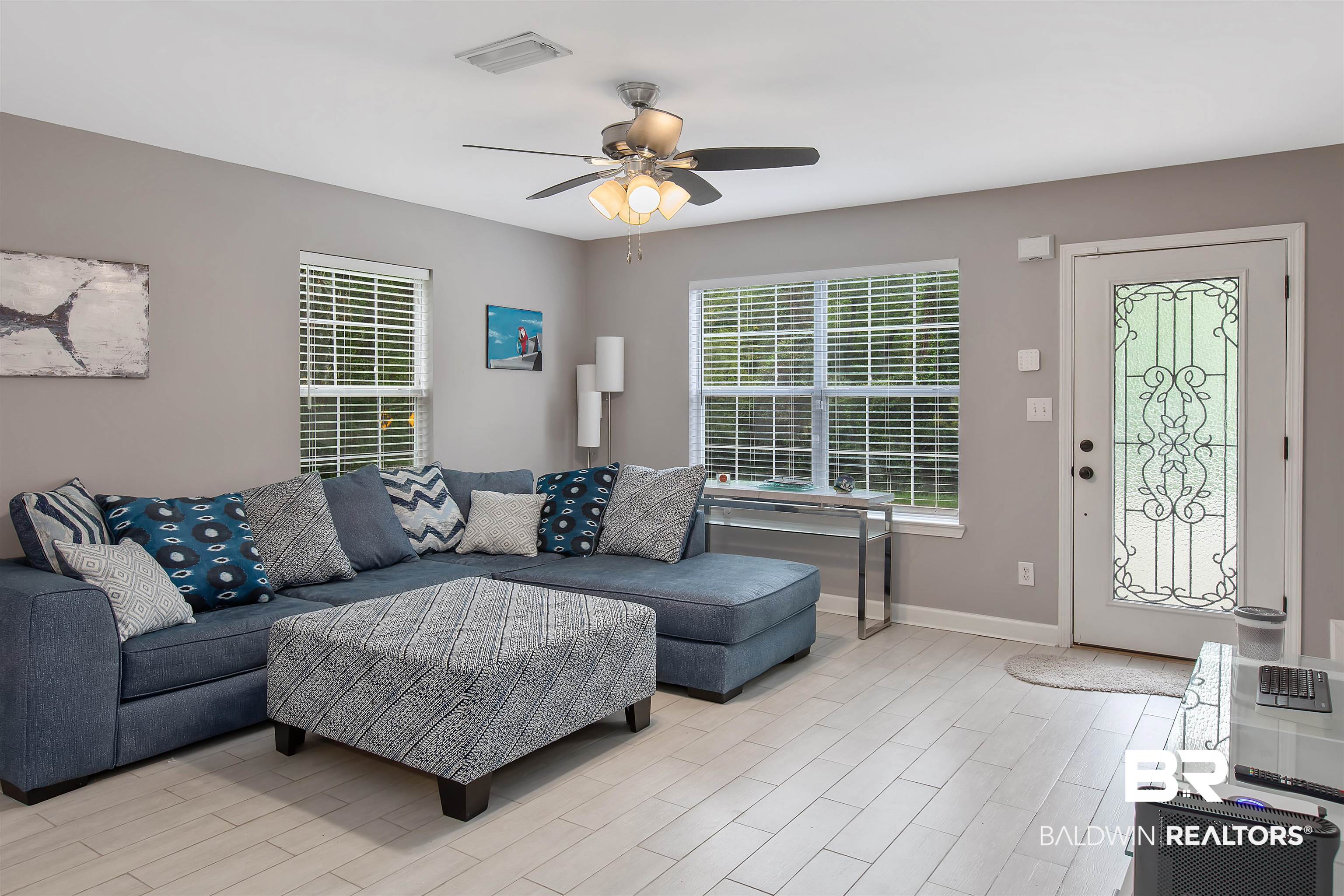 313 Ridgewood Drive Daphne, AL 36526 - Photo 3 of 16 Living Area