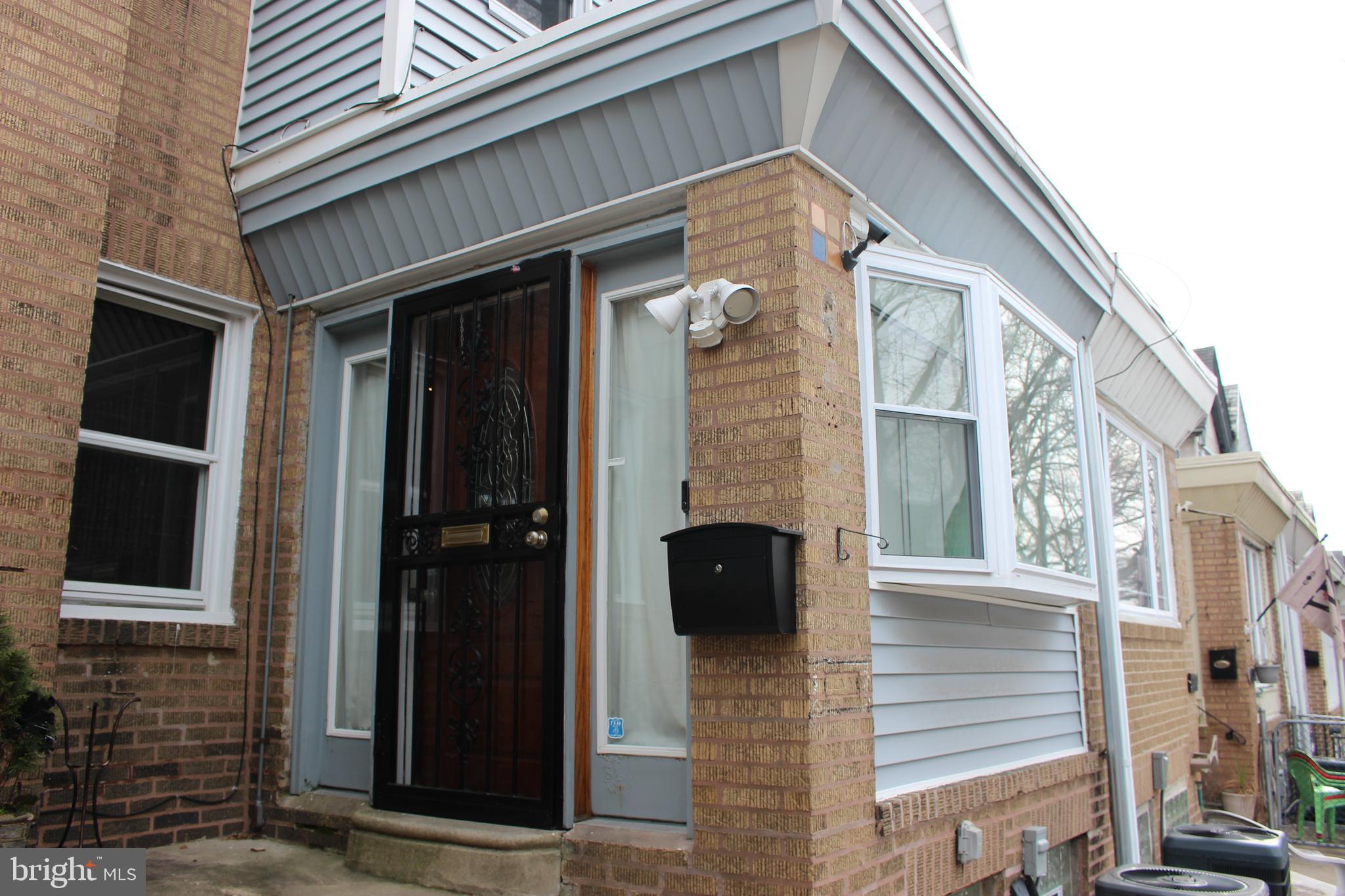 1051 Flanders Road Philadelphia, PA 19151 - Photo 2 of 25 Gallery Image 2