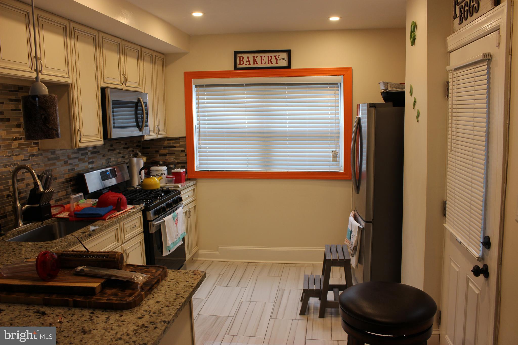 1051 Flanders Road Philadelphia, PA 19151 - Photo 10 of 25 Kitchen