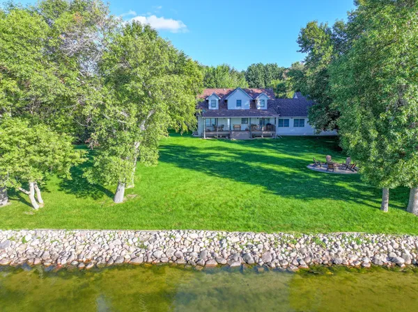$945,000 | 22985 122nd Street, Glenwood, MN 56334