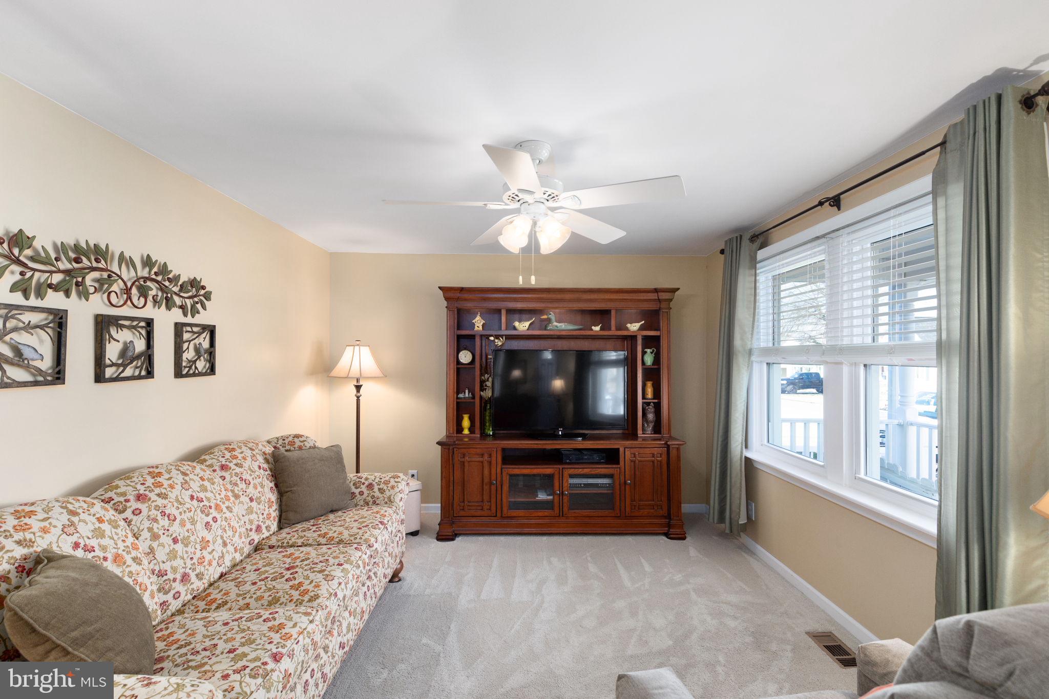 1758 Brookview Road Baltimore, MD 21222 - Photo 4 of 32