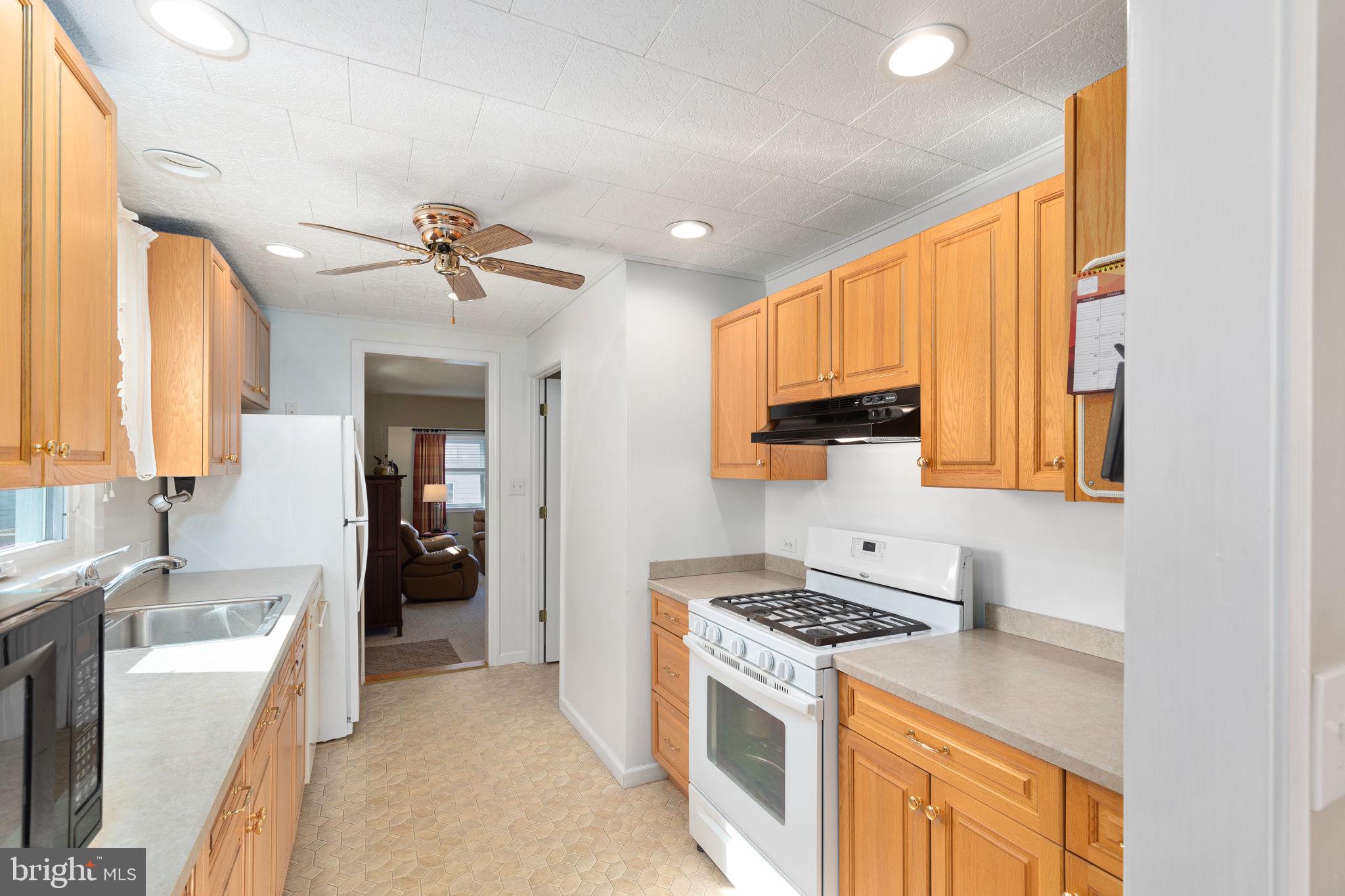 1758 Brookview Road Baltimore, MD 21222 - Photo 10 of 32