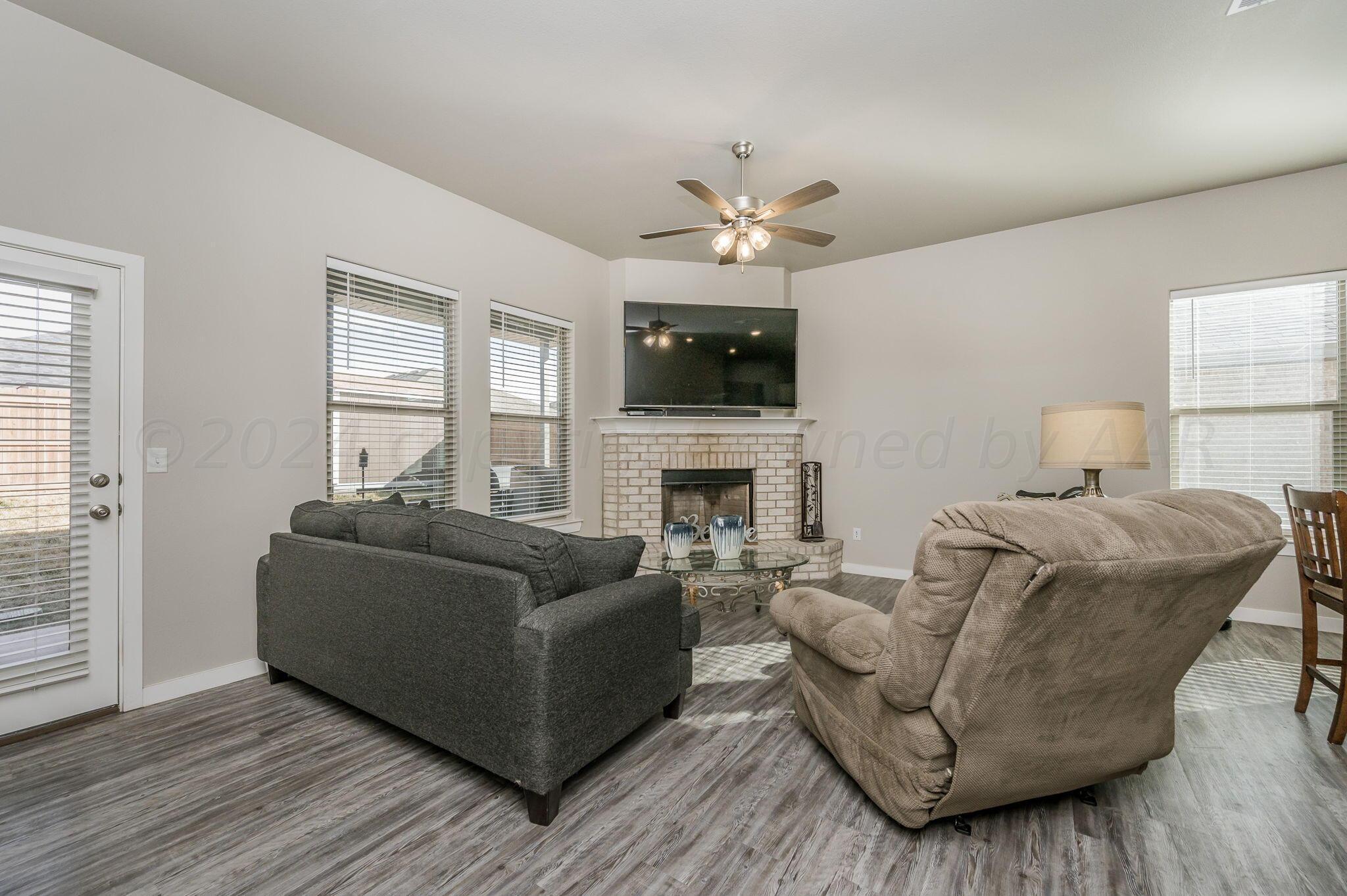1742 Lullwater Road Amarillo, TX 79118 - Photo 9 of 21 Living Room-2