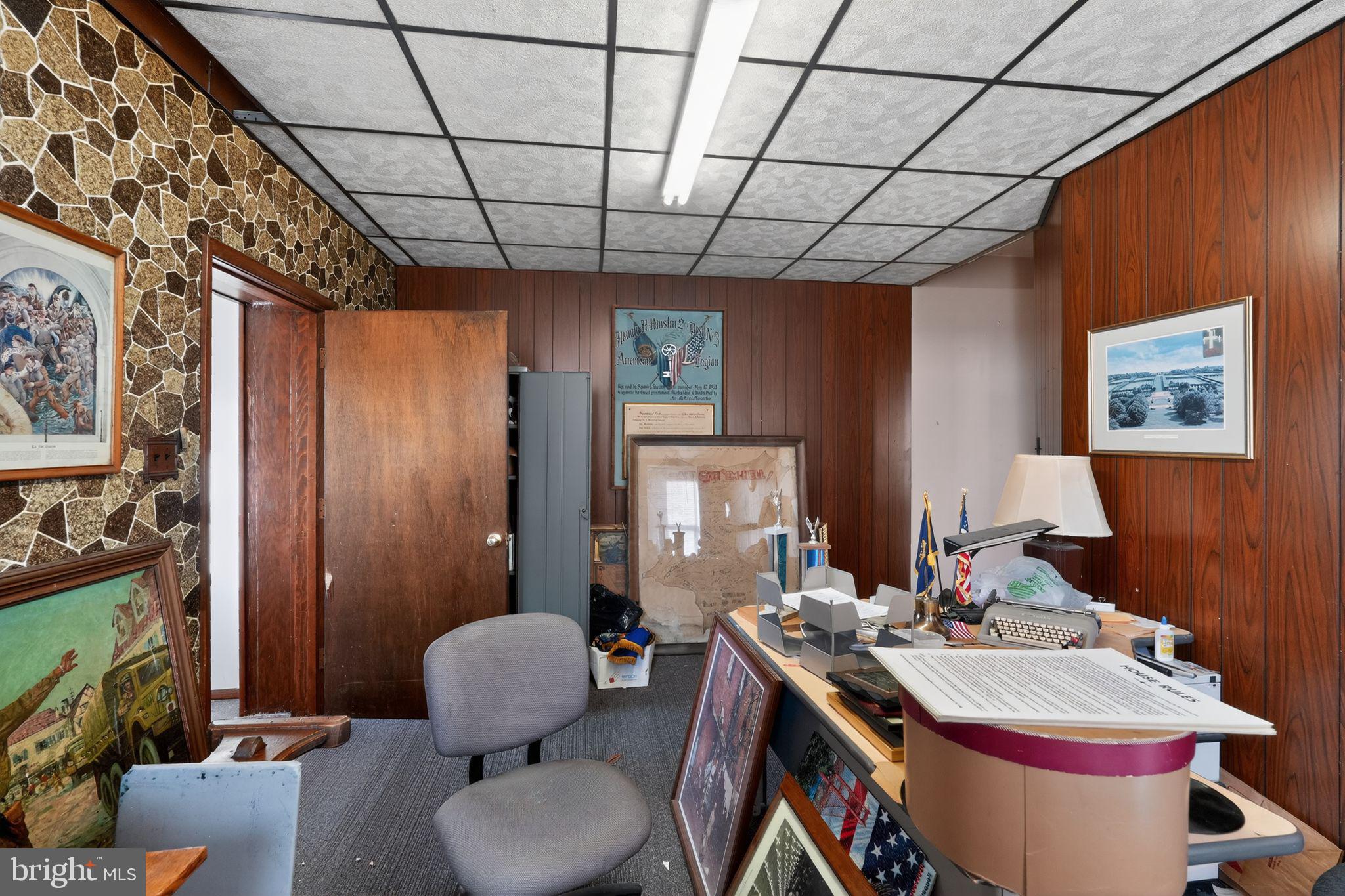 6600 Ridge Avenue Philadelphia, PA 19128 - Photo 32 of 47 a bathroom with a sink mirror vanity and toilet