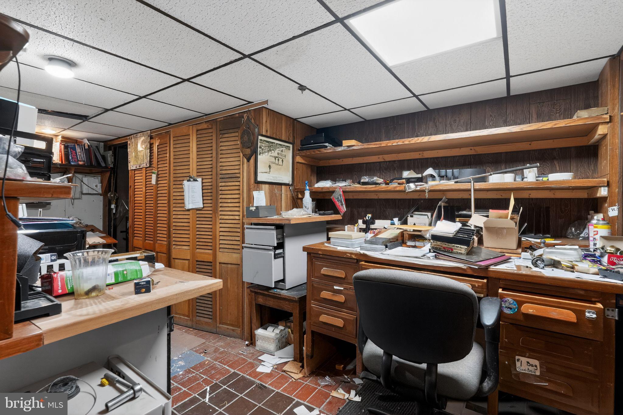 6600 Ridge Avenue Philadelphia, PA 19128 - Photo 44 of 47 a room with furniture and a window