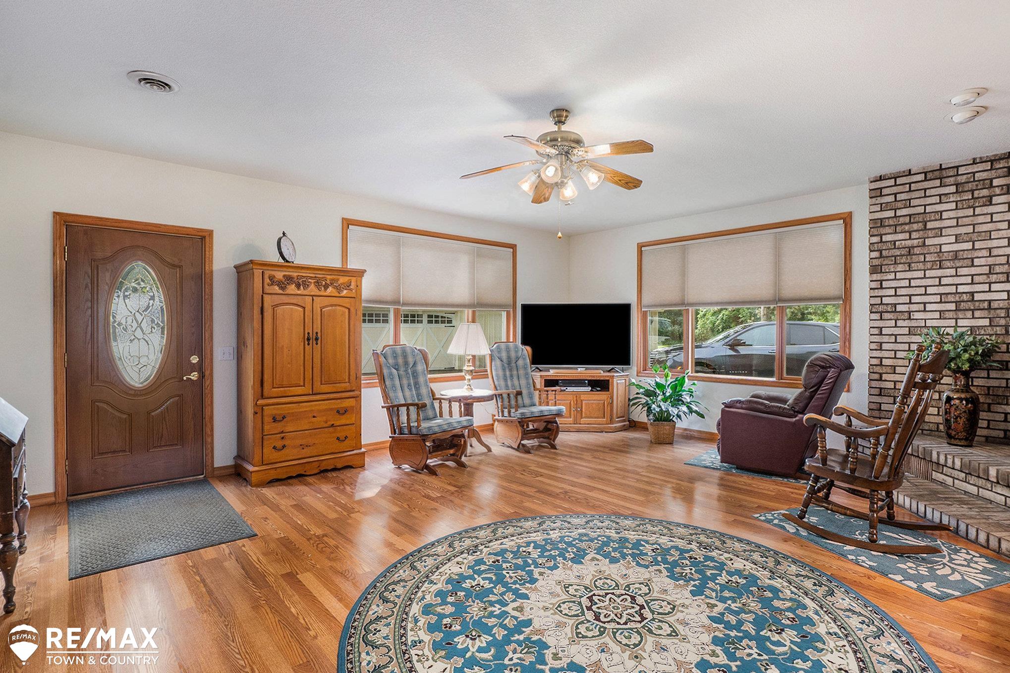 5287 Lewis Road Beaverton, MI 48612 - Photo 3 of 36