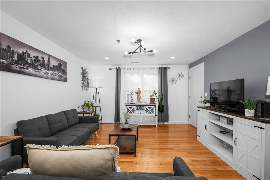 1 Hatfield Street, Unit 7 Worcester, MA 01604 - Photo 8 of 29