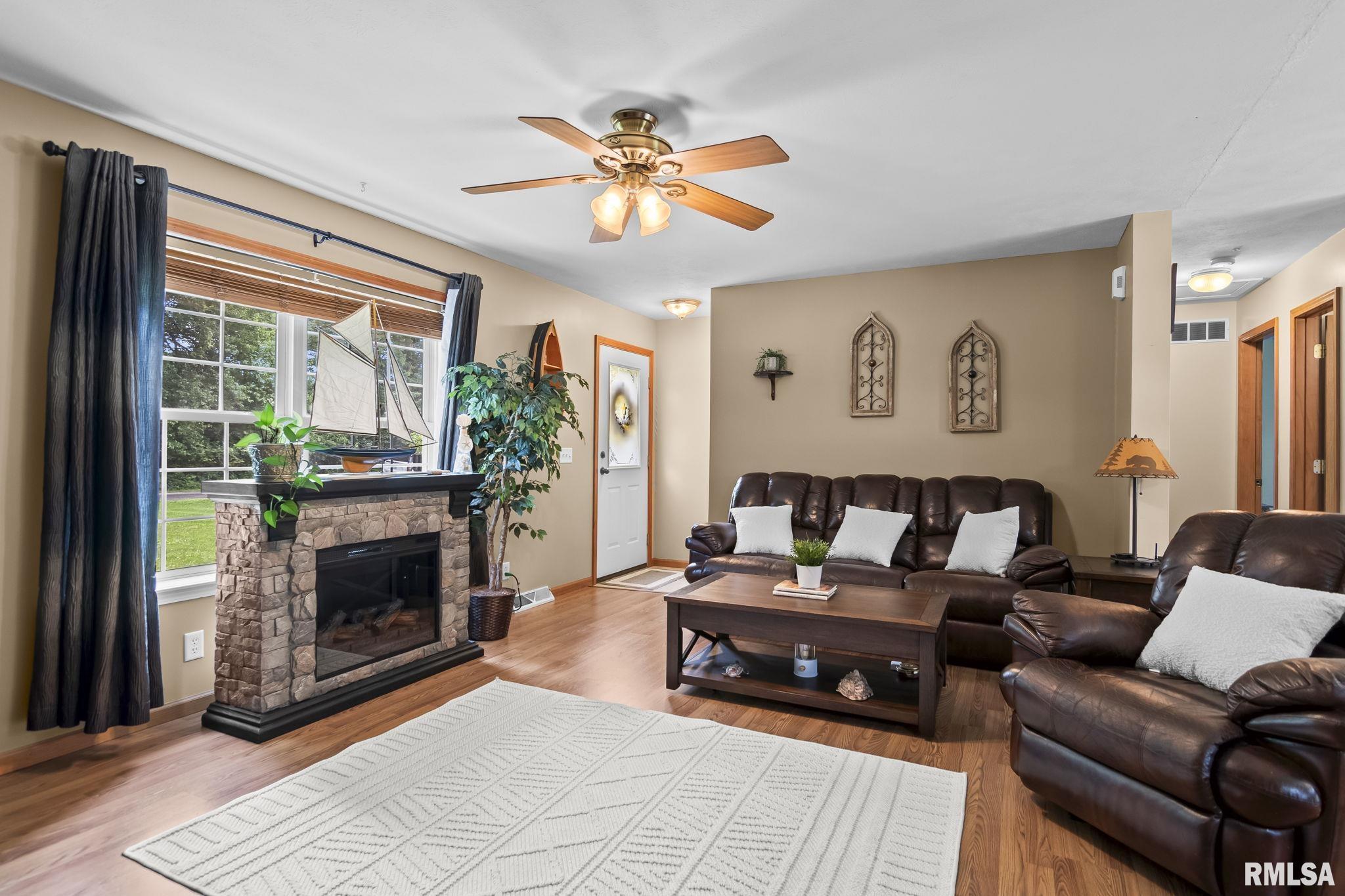 6175 Crows Mill Lane Springfield, IL 62712 - Photo 5 of 34