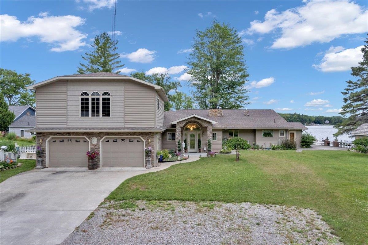 8030 Long Lake Road Hale, MI 48739 - Photo 2 of 70 1933606-F32B47BD-4986-4042-BEB9-9A44D35DBAC9.JPG