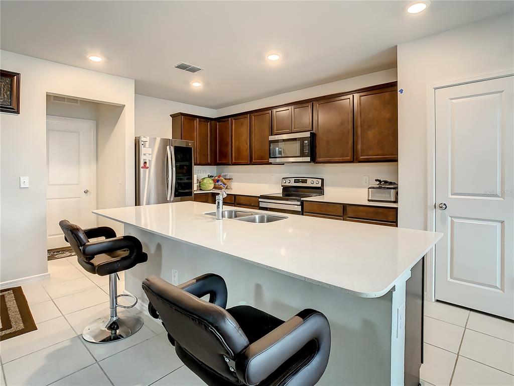 30344 Marquette Avenue Wesley Chapel, FL 33545 - Photo 11 of 71