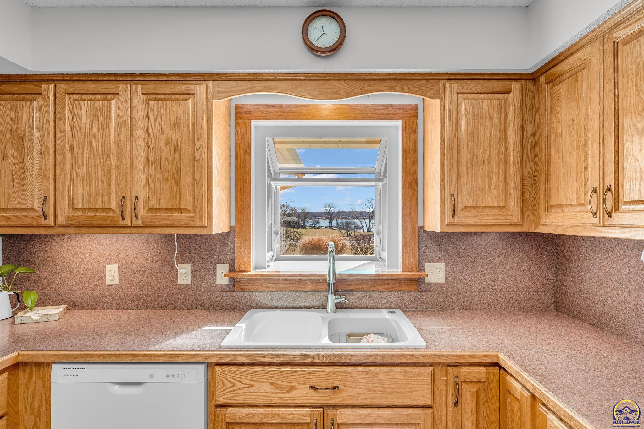 3342 Southwest Friar Road Topeka, KS 66614 - Photo 11 of 47