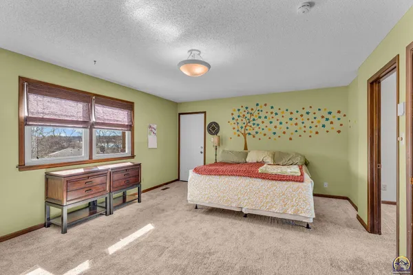 $359,900 | 3342 Southwest Friar Road, Topeka, KS 66614