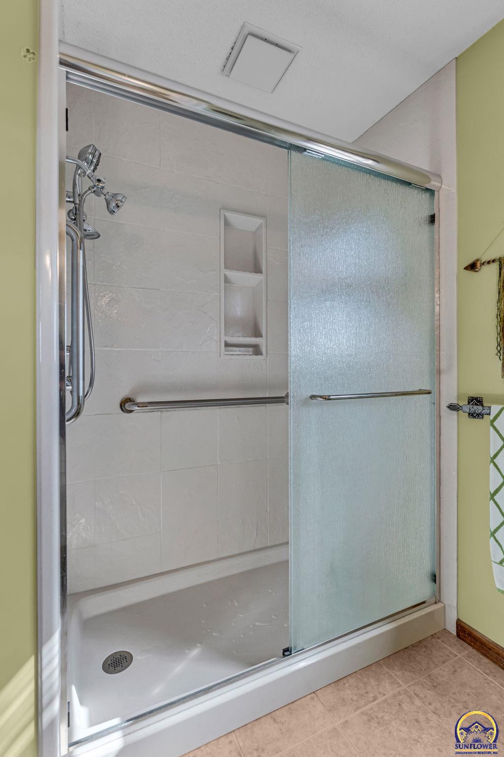 3342 Southwest Friar Road Topeka, KS 66614 - Photo 26 of 47