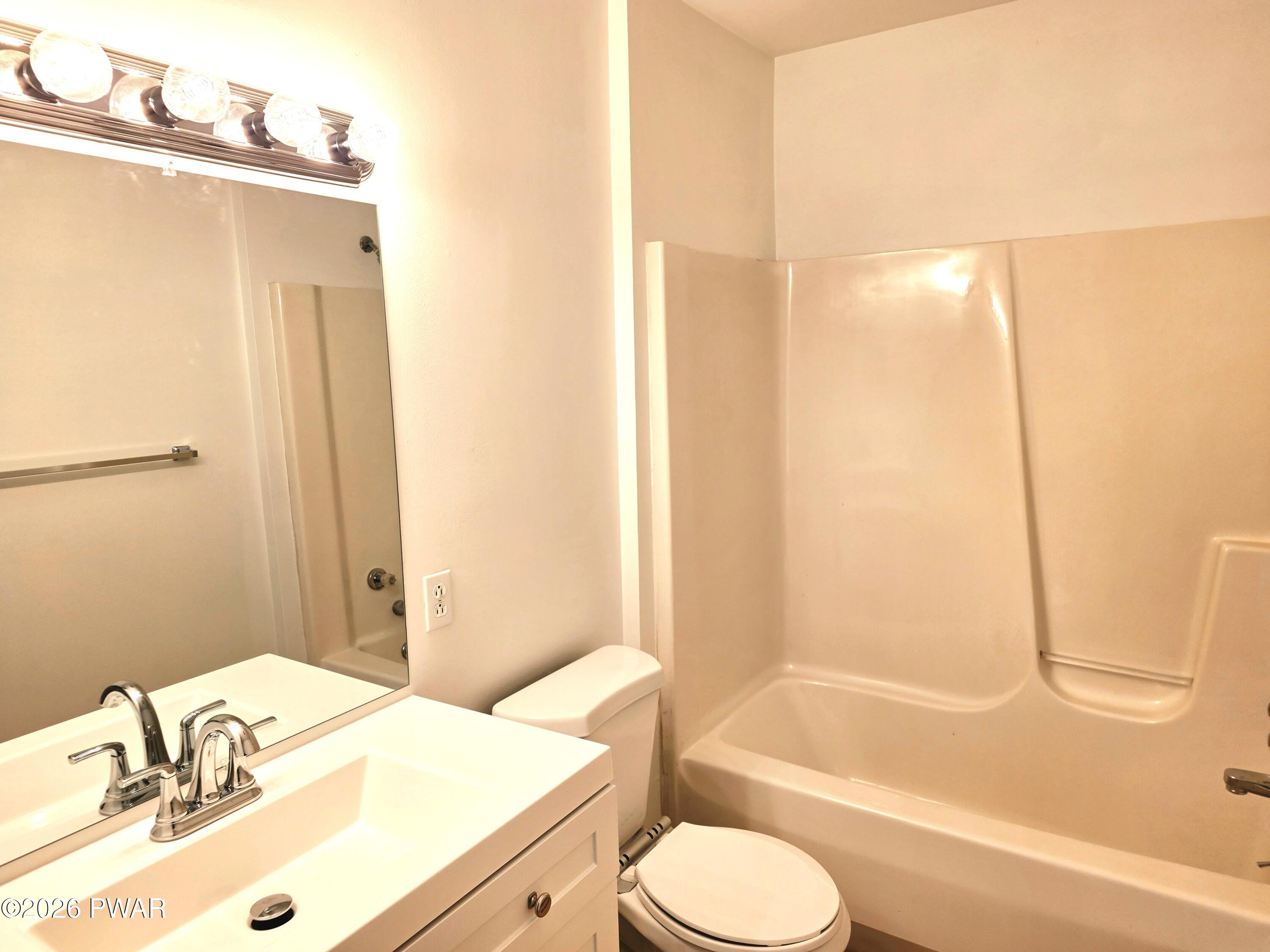 865 Avoy Road, Unit 16 Lake Ariel, PA 18436 - Photo 9 of 14 Gallery Image 9