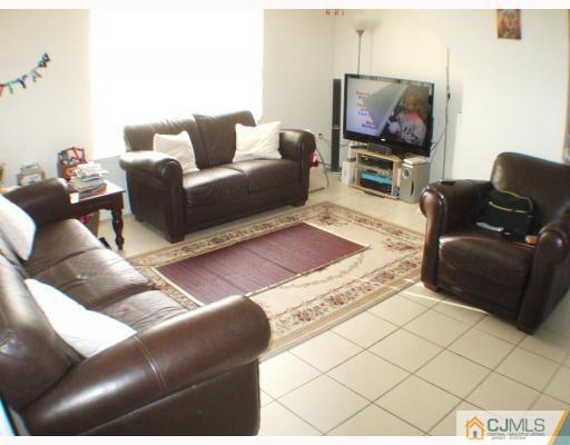 131 Inverness Drive Edison, NJ 08820 - Photo 2 of 8 Gallery Image 2