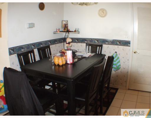 131 Inverness Drive Edison, NJ 08820 - Photo 6 of 8 Gallery Image 6