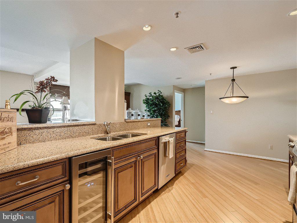 250 President Street, Unit 806 Baltimore, MD 21202 - Photo 11 of 55