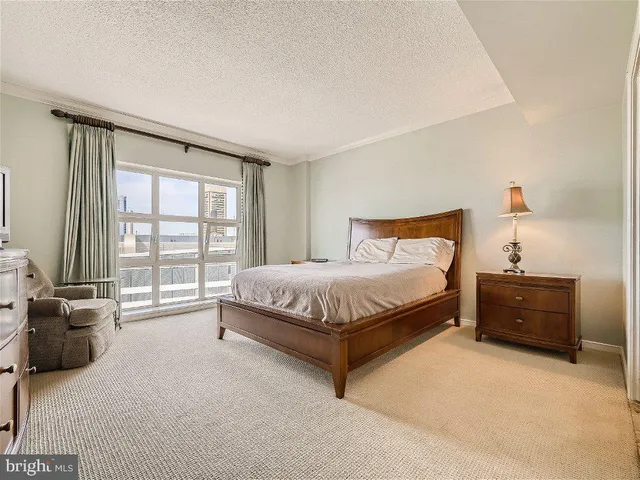 $450,000 | 250 President Street, Unit 806, Baltimore, MD 21202