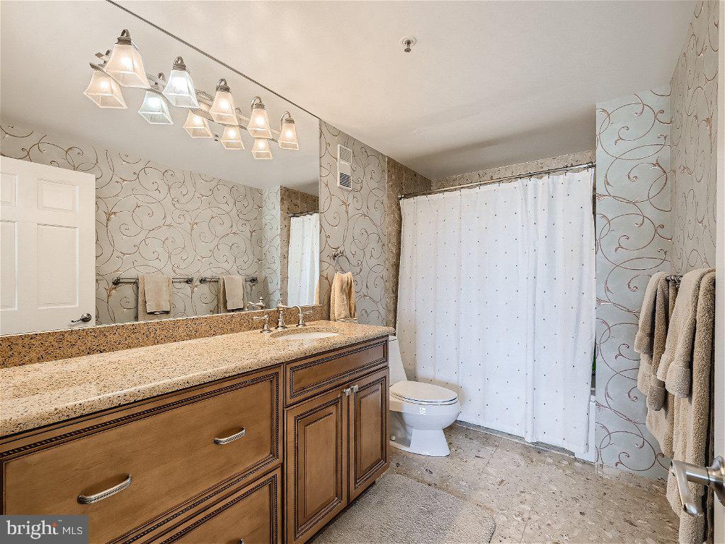 250 President Street, Unit 806 Baltimore, MD 21202 - Photo 13 of 55 ensuite bath