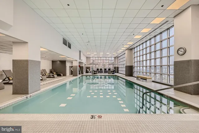 $450,000 | 250 President Street, Unit 806, Baltimore, MD 21202