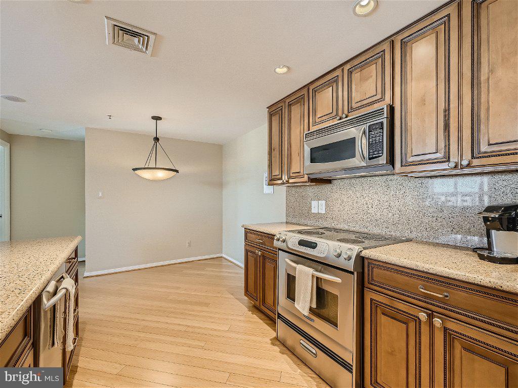 250 President Street, Unit 806 Baltimore, MD 21202 - Photo 37 of 55