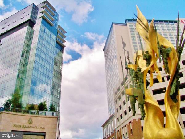 250 President Street, Unit 806 Baltimore, MD 21202 - Photo 39 of 55