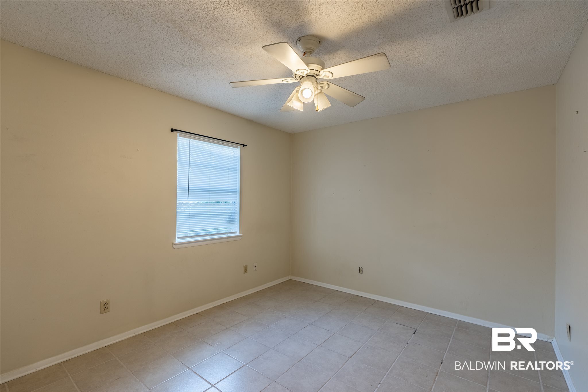 507 Nichols Avenue Fairhope, AL 36532 - Photo 9 of 16 Master Bedroom