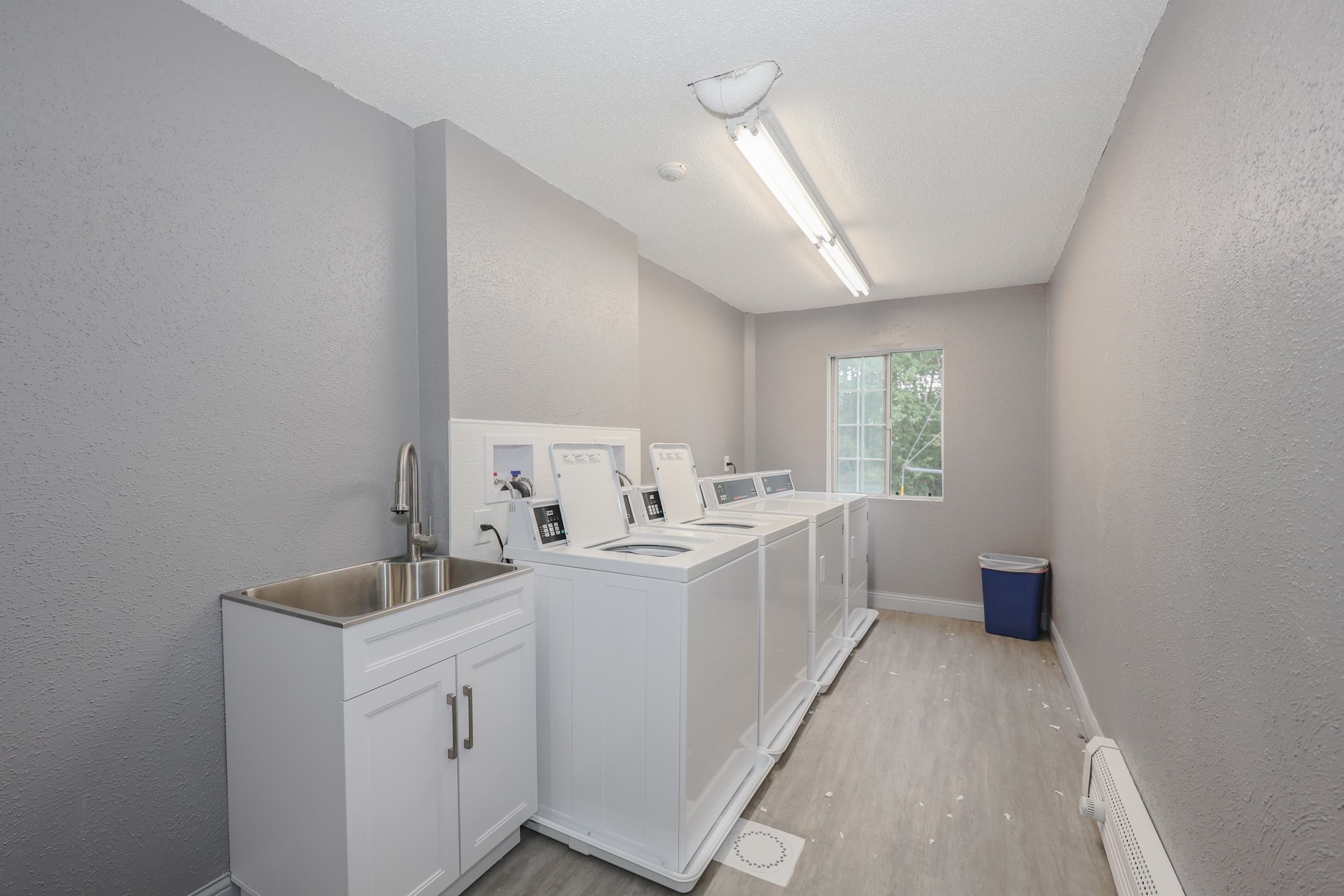 379 Huse Road, Unit 14 Manchester, NH 03103 - Photo 23 of 25