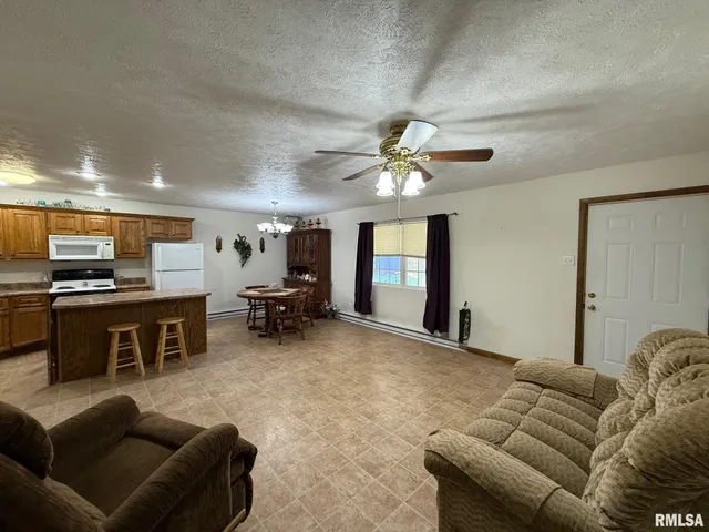 $399,000 | 880 South Rocky Comfort Road, Makanda, IL 62958