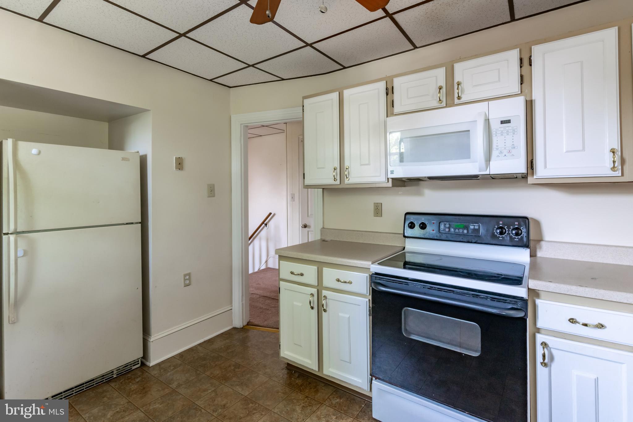 329 Walnut Street Spring City, PA 19475 - Photo 21 of 67 331 Upper - Kitchen