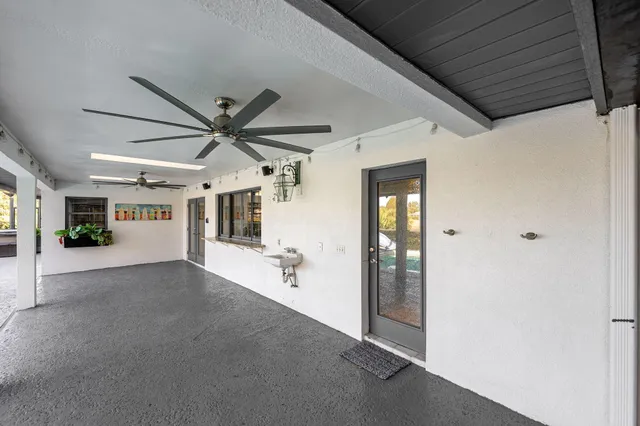 $829,900 | 1157 Southwest Mirror Lake Cove, Port St. Lucie, FL 34986