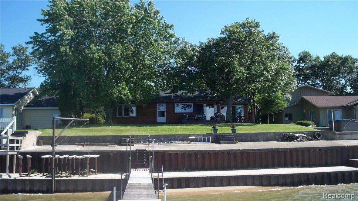 8538 Crescent Beach Road Pigeon, MI 48755 - Photo 3 of 11 rear