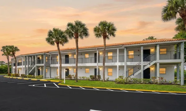 $2,350 | 5458 Via Delray Boulevard, Unit 102, Delray Beach, FL 33484