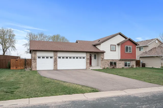 $375,000 | 386 Greenway Drive, Delano, MN 55328