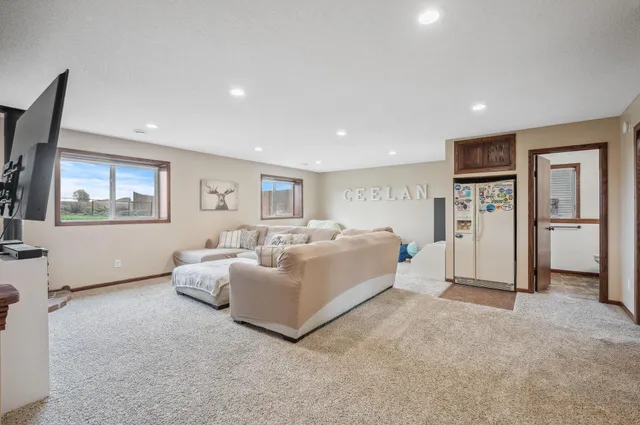 $375,000 | 386 Greenway Drive, Delano, MN 55328