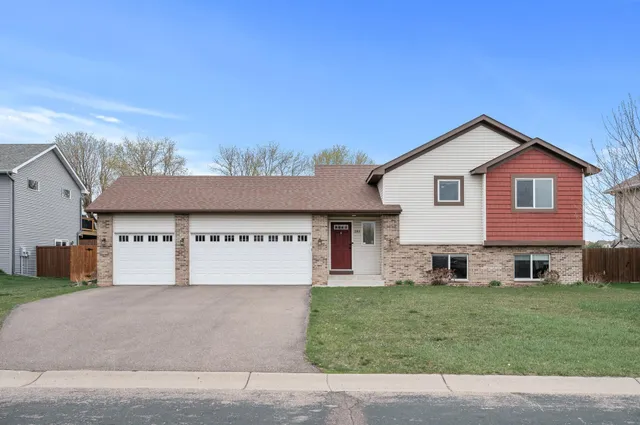 $375,000 | 386 Greenway Drive, Delano, MN 55328