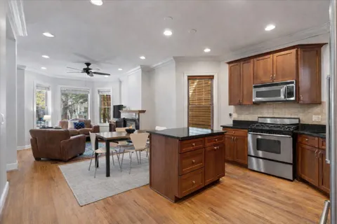 $699,500 | 4950 North Winchester Avenue, Unit 1, Chicago, IL 60640