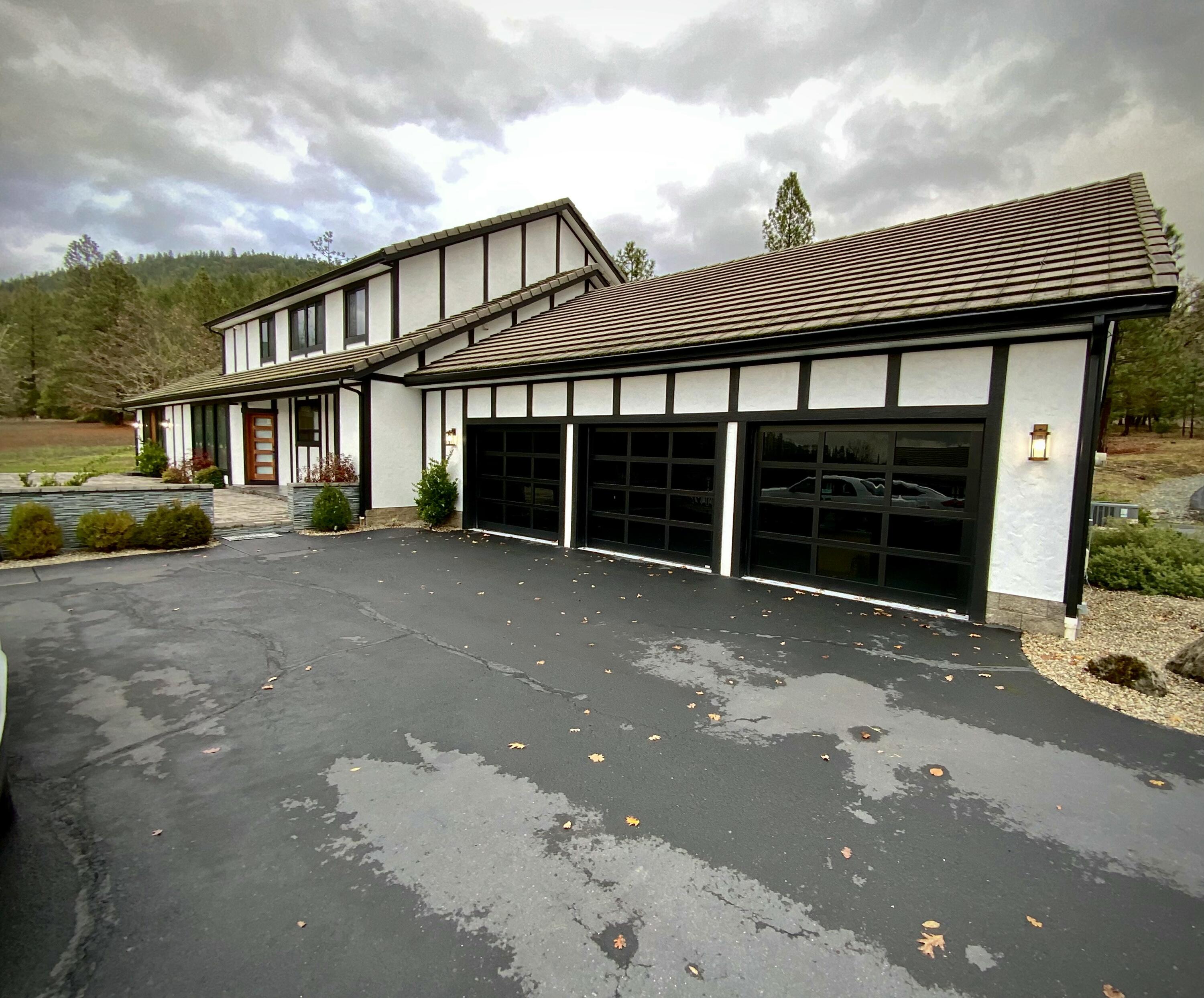 6550 Donaldson Road Grants Pass, OR 97526 - Photo 9 of 61 tempImage62lj9U