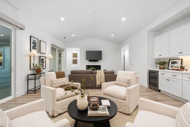 $995,000 | 1785 North Renn Avenue, Clovis, CA 93619