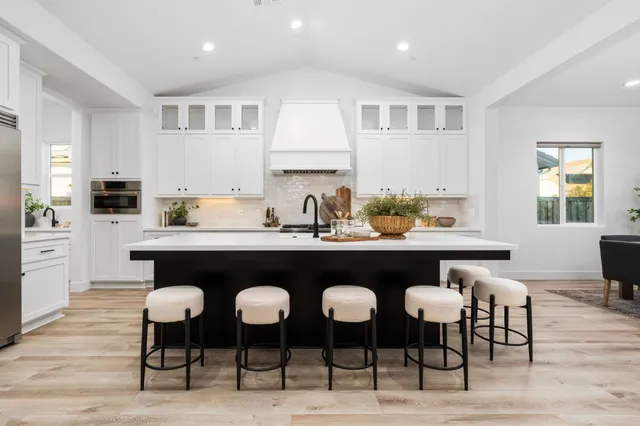 $995,000 | 1785 North Renn Avenue, Clovis, CA 93619