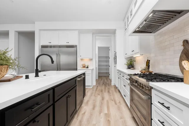 $995,000 | 1785 North Renn Avenue, Clovis, CA 93619