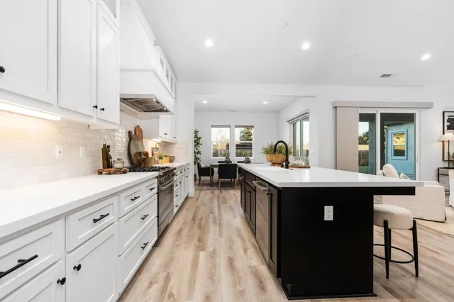 $995,000 | 1785 North Renn Avenue, Clovis, CA 93619