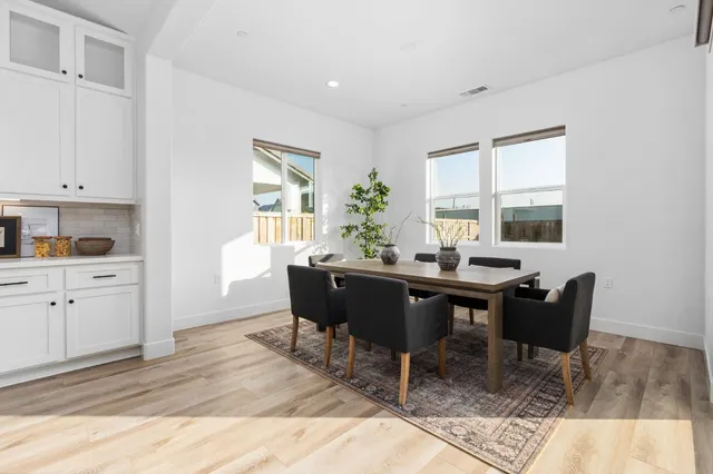 $995,000 | 1785 North Renn Avenue, Clovis, CA 93619