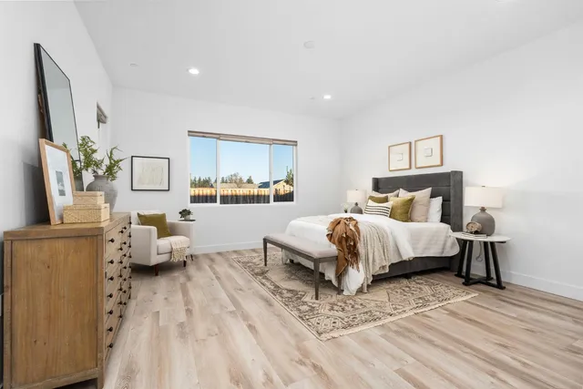 $995,000 | 1785 North Renn Avenue, Clovis, CA 93619