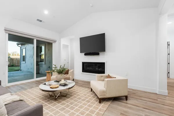 $1,050,000 | 1785 North Renn Avenue, Clovis, CA 93619