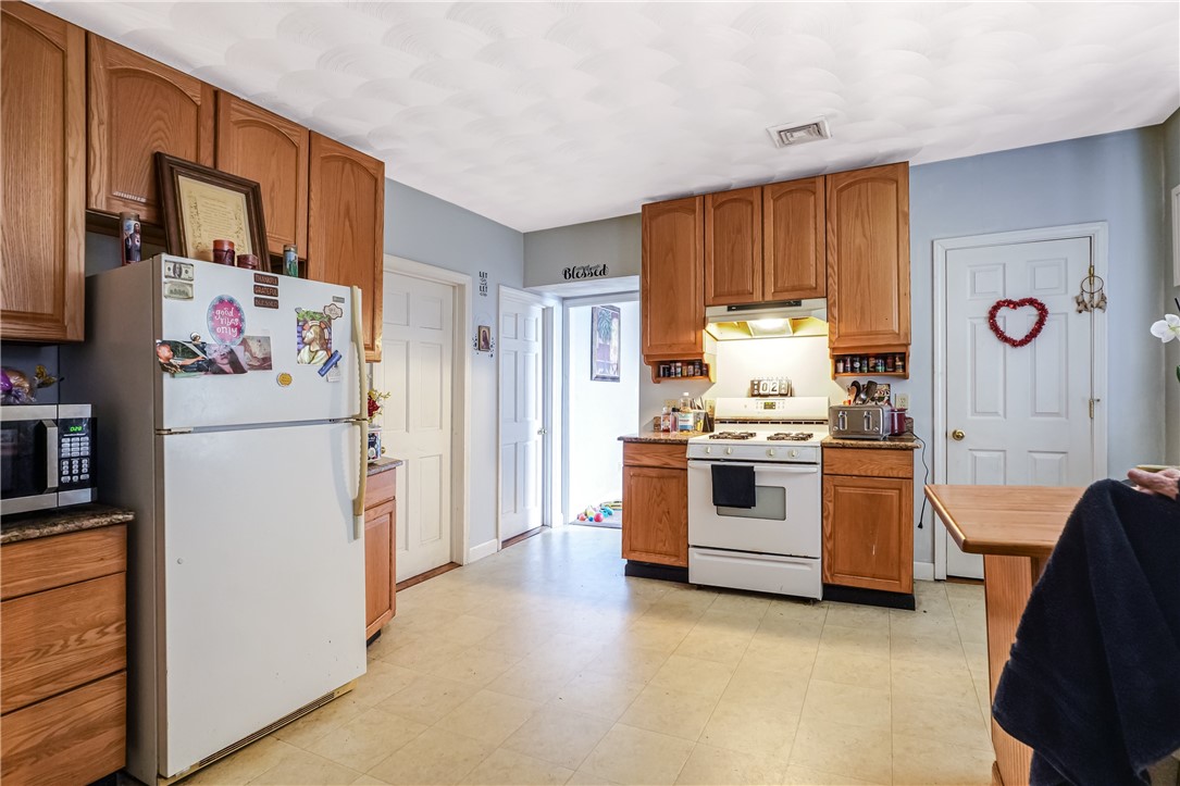 138 Hebert Avenue Woonsocket, RI 02895 - Photo 10 of 27