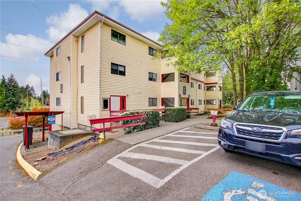 $285,000 | 29645 18th Avenue South, Unit C204, Federal Way, WA 98003