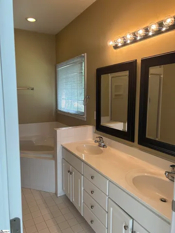 $2,495 | 5 Riverton Court, Greer, SC 29650