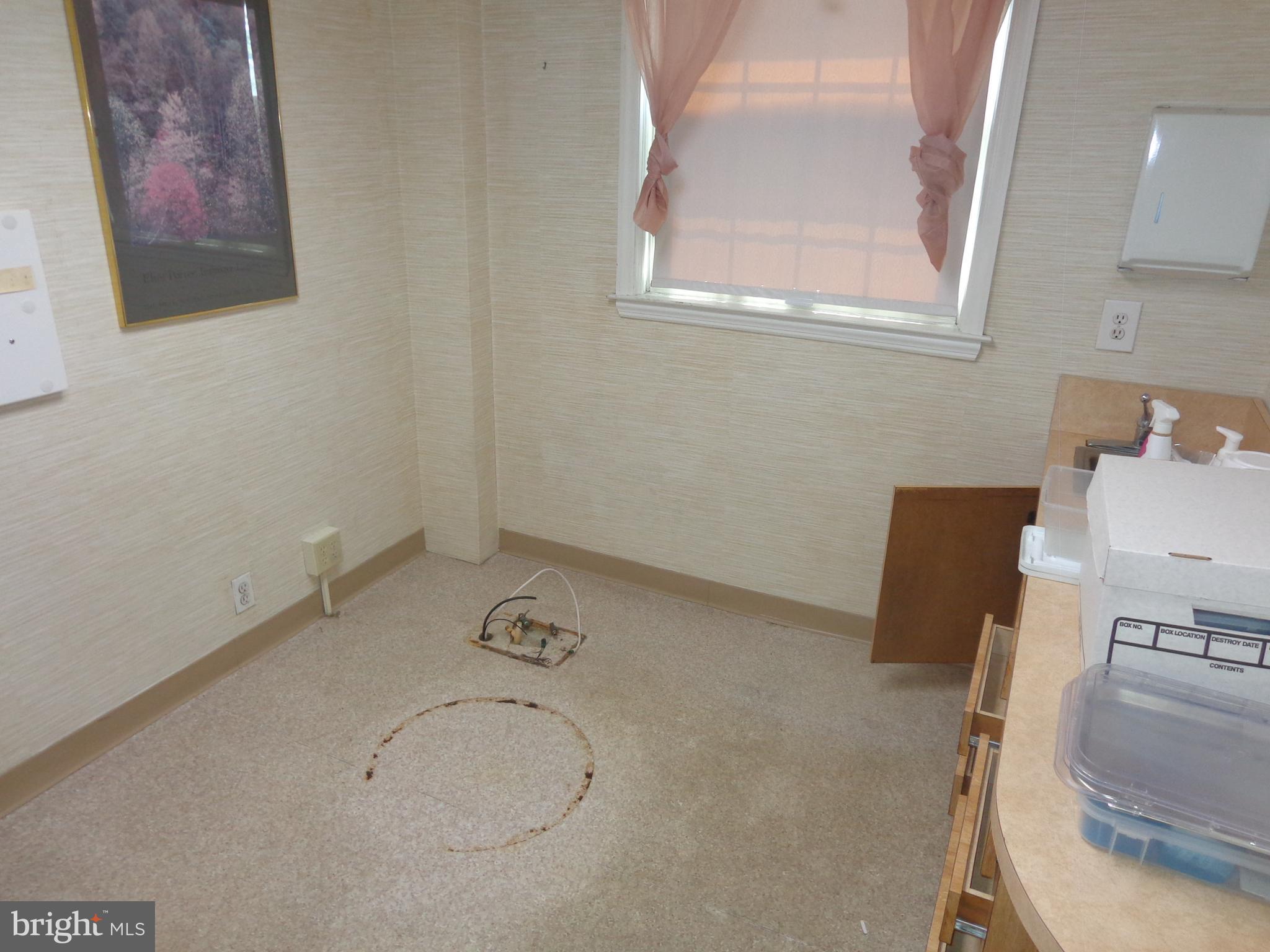 363 Holmes Road Holmes, PA 19043 - Photo 6 of 12