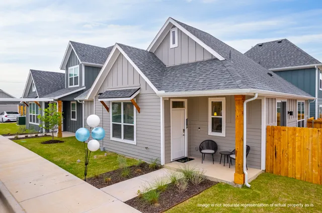 $1,580 | 10113 Conover Cmns Circle, Fort Worth, TX 76108